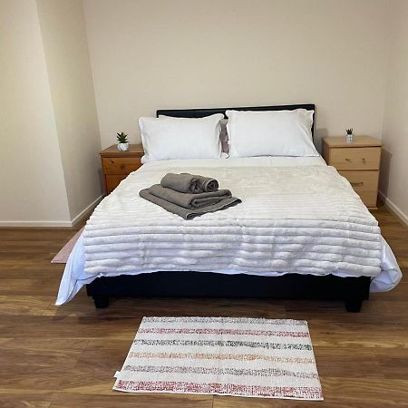 Single And Doubles Rooms Close To Central London Ngoại thất bức ảnh