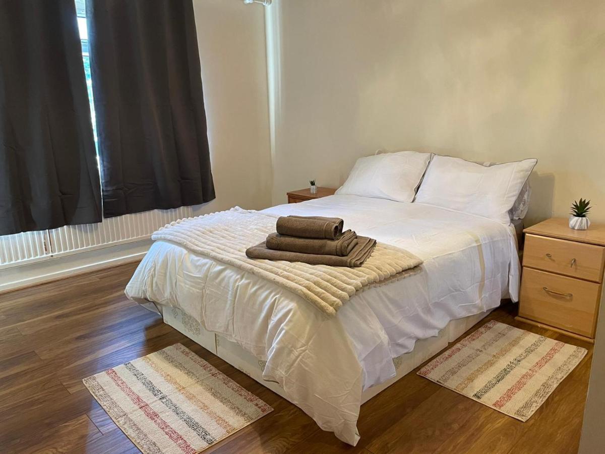 Single And Doubles Rooms Close To Central London Ngoại thất bức ảnh