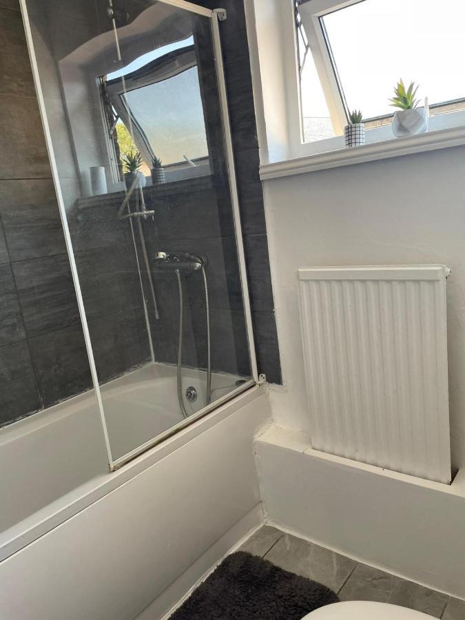 Single And Doubles Rooms Close To Central London Ngoại thất bức ảnh